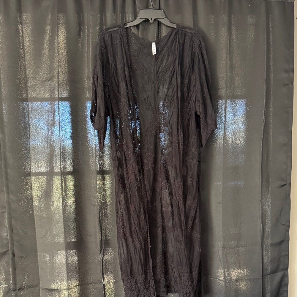 Chic Black Sheer Lace Kimono